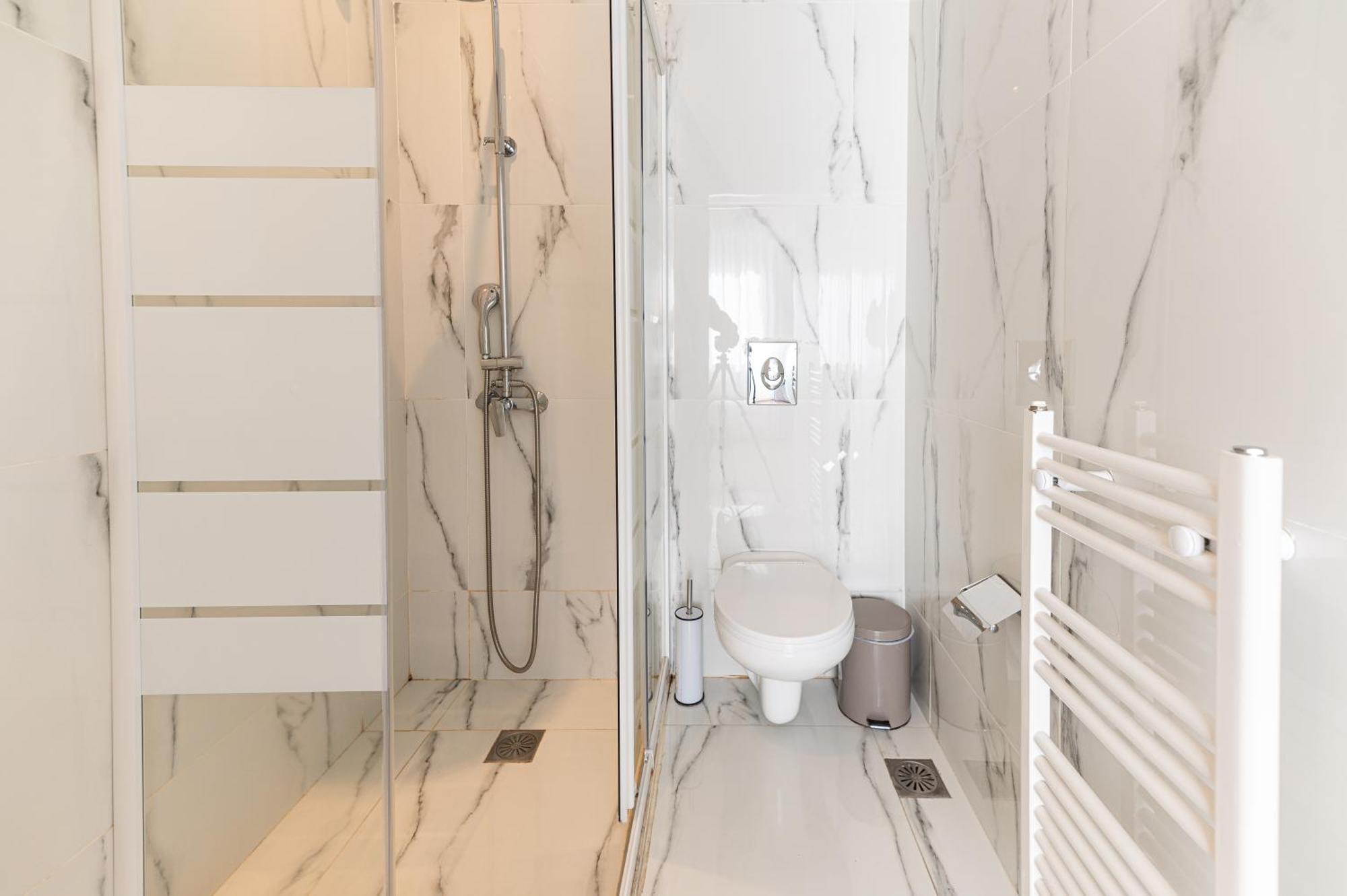 Stylish Spacious Apartment In Palaio Faliro Atenas Exterior foto