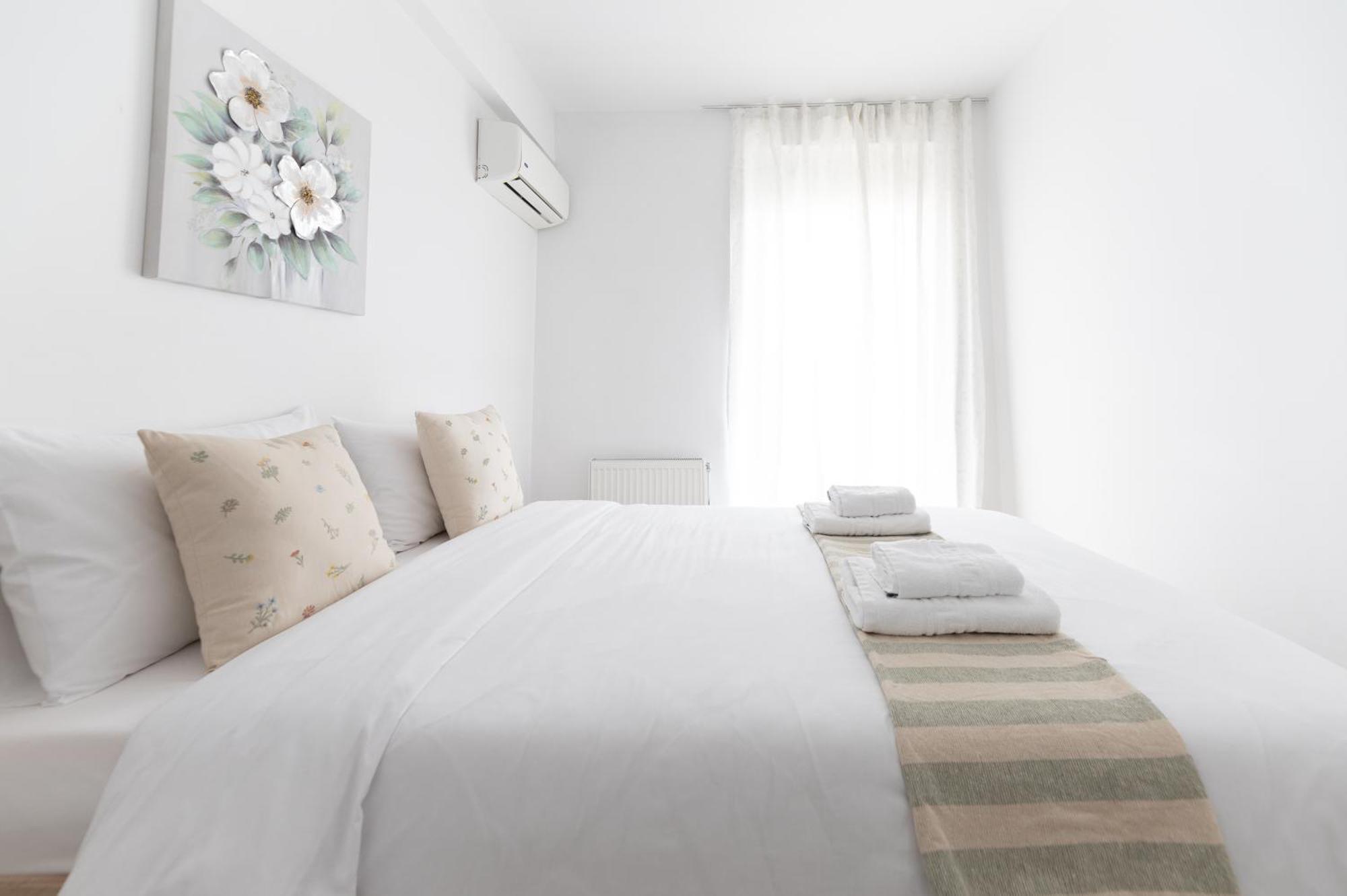 Stylish Spacious Apartment In Palaio Faliro Atenas Exterior foto